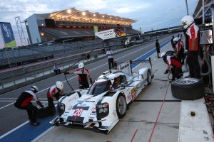008 - Porsche 919 Hybrid at night during Austin FIA WEC