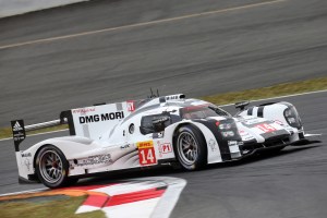 004 - Porsche 919 Hybrid in the race