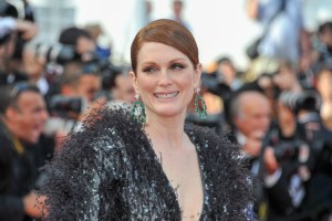 Julianne_Moore_in_Chopard01